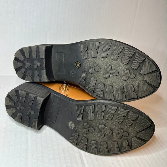 St. John's Bay Division Size 6 Chelsea Ankle Classic Boots Cognac Brown Casual - Picture 8 of 12